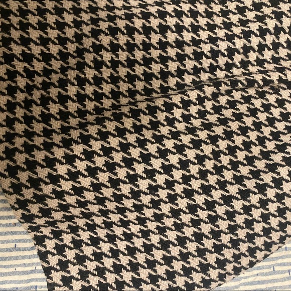 Women’s Houndstooth Coat - Picture 7 of 7